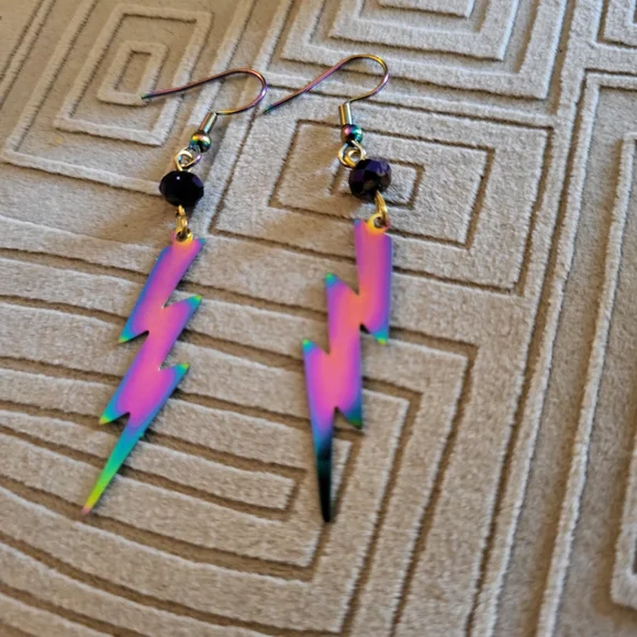 Handmade Rainbow - Oil Slick - Duocjrome Lightning Bolt Dangle Earrings - Picture 2 of 4